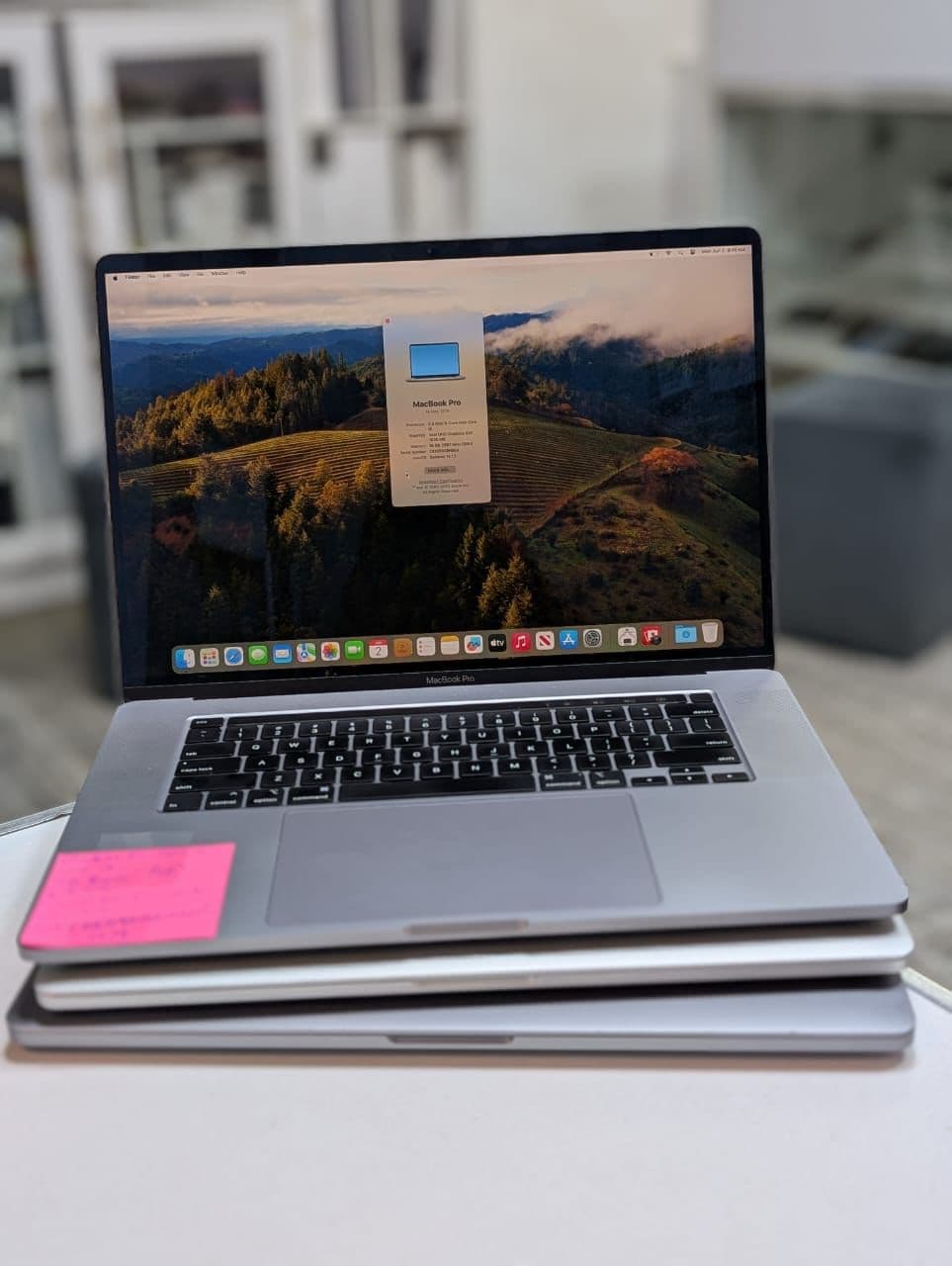 MacBook Pro 2019 16" Core i9 32gb RAM/512gb SSD 4gb dedicated graphics memory TouchBar and Touch ID